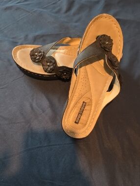 Good Choice Black Floral Wedge Sandals
